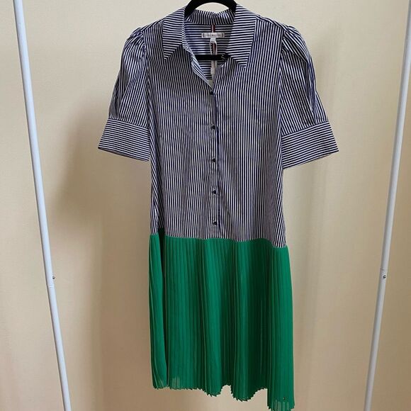NWT Tommy Hilfiger Two-Tone Pleated Shirt Dress pale blue/forest green - Picture 2 of 10